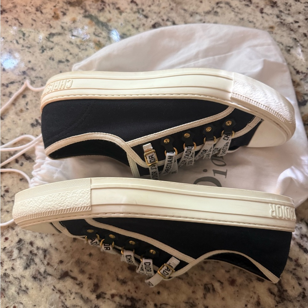 Trade for Suzy Walk’n’Dior sneakers - Picture 8 of 13
